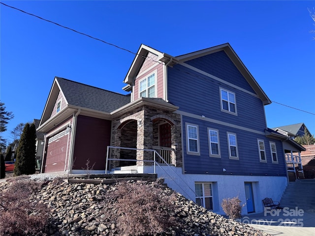 view of front property