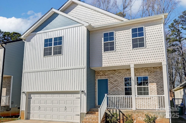 view of front facade featuring a garage