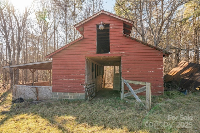 view of outbuilding