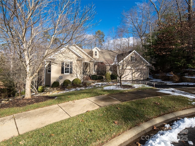 view of front facade featuring a garage