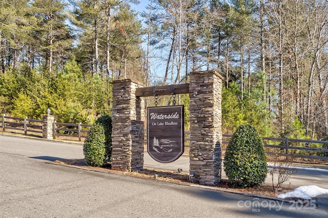 Listing photo 2 for 3252 Peninsula Pointe Dr NW, Valdese NC 28690