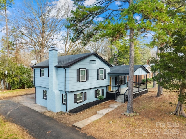 view of front of home featuring a porch