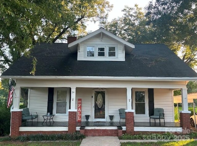 view of front facade featuring covered porch