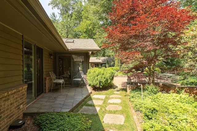 14 Stuyvesant Cres, Asheville, NC 28803 - view of yard with a patio