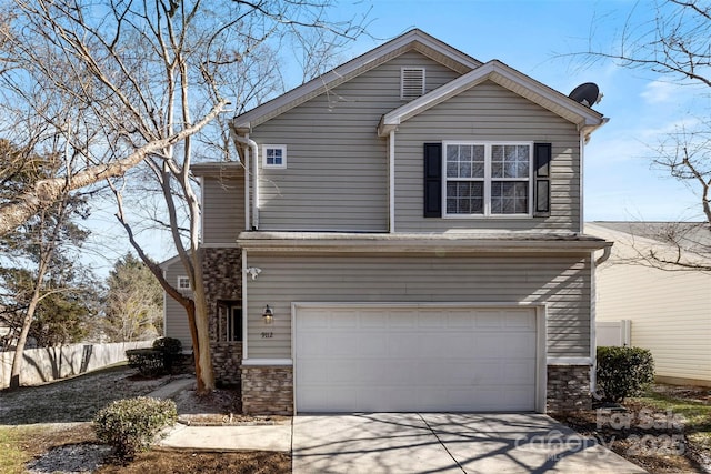 view of front property featuring a garage