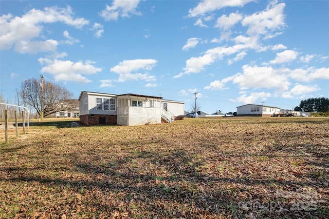 view of yard featuring a carport