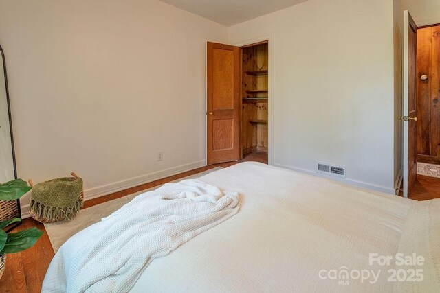 28 Robindale Ave, Asheville, NC 28801 - bedroom with baseboards