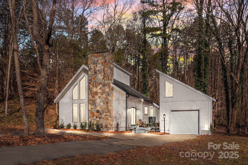 view of front of home featuring a garage