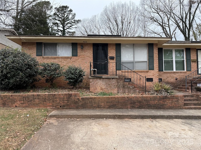 view of front of property