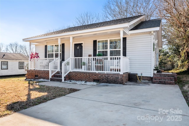 view of front of house with a porch