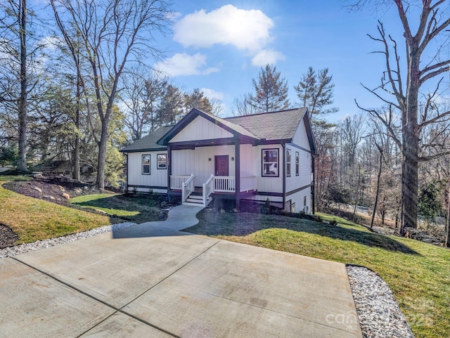 view of front of home with a front yard