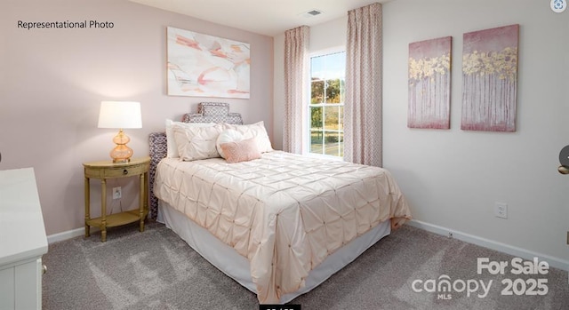 view of carpeted bedroom