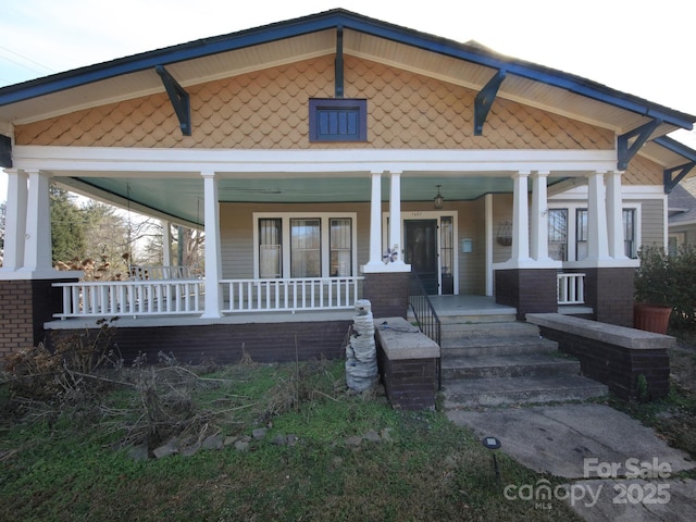 view of front facade with covered porch