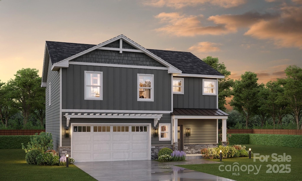 view of front facade featuring a garage