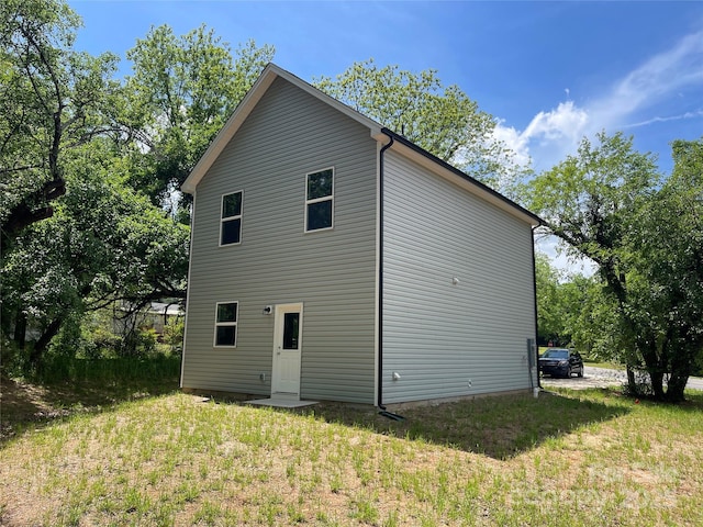 129 Sharon Rd, York, SC 29745 - back of house with a lawn