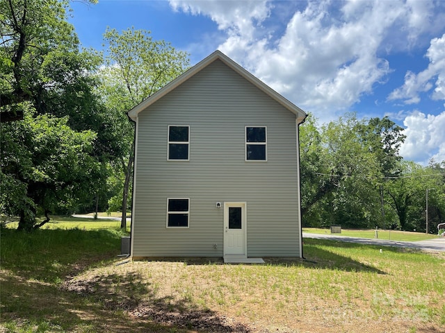 129 Sharon Rd, York, SC 29745 - rear view of property with a lawn