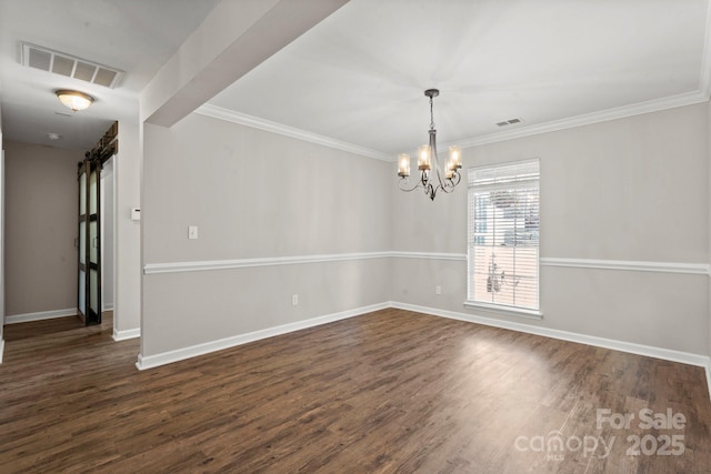 spare room with an inviting chandelier, baseboards, visible vents, and dark wood-style flooring