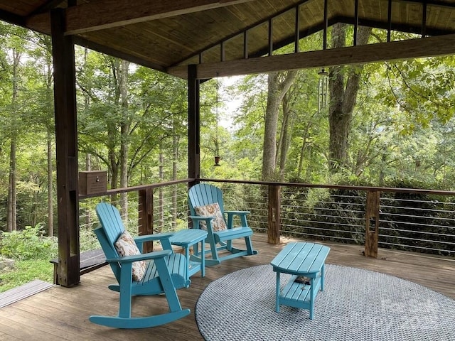 sunroom with lofted ceiling