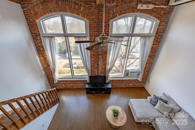 room details featuring hardwood / wood-style floors and ceiling fan