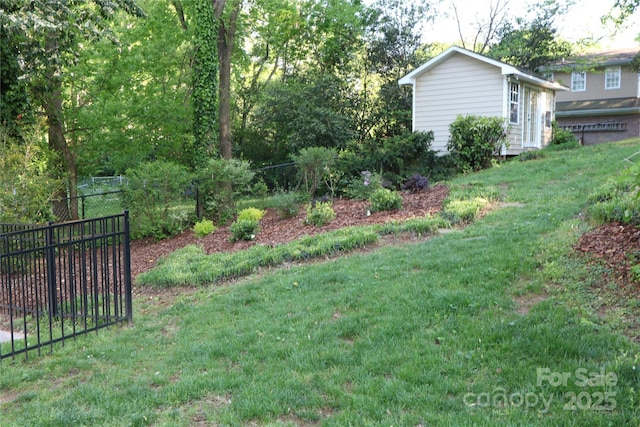 3828 Chandworth Rd, Charlotte, NC 28210 - view of yard
