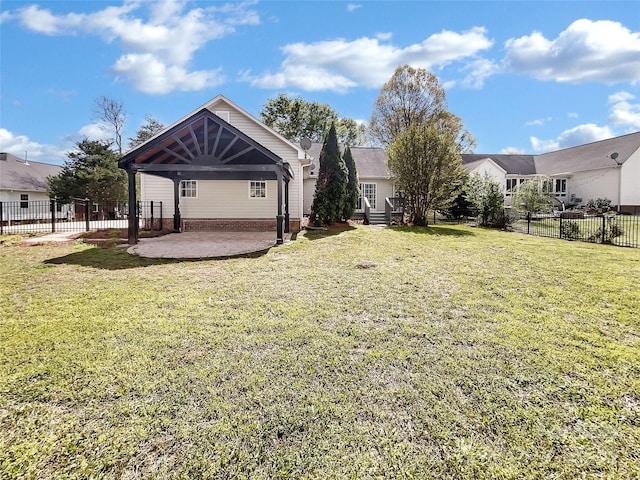 view of yard featuring a patio