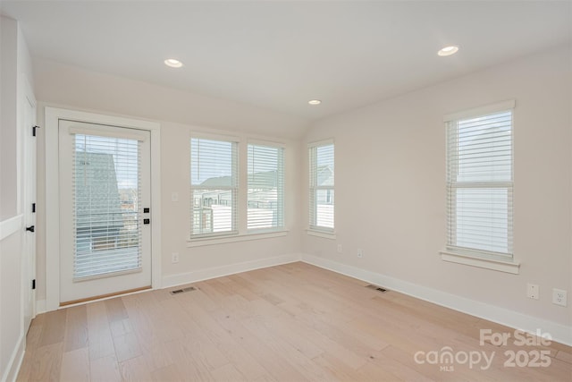 5048 York Park Ln, Charlotte, NC 28217 - interior space featuring baseboards, light wood-style flooring, visible vents, and recessed lighting