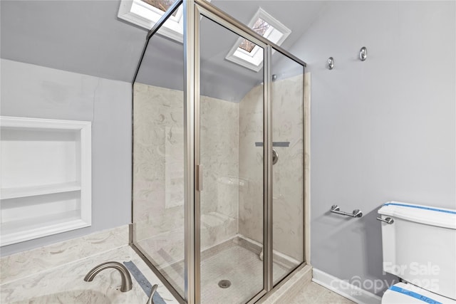 bathroom with walk in shower, toilet, and vaulted ceiling