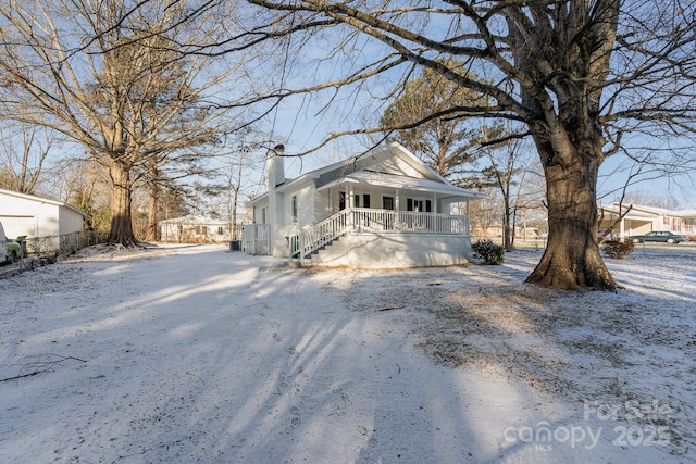 view of front facade with covered porch