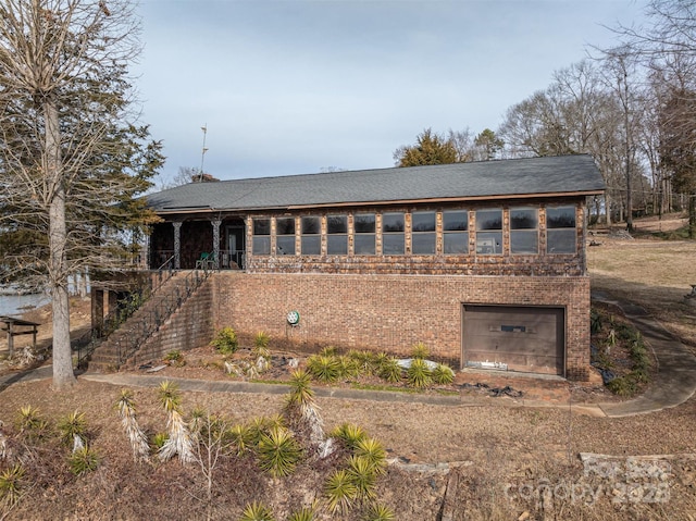 view of front facade with a garage