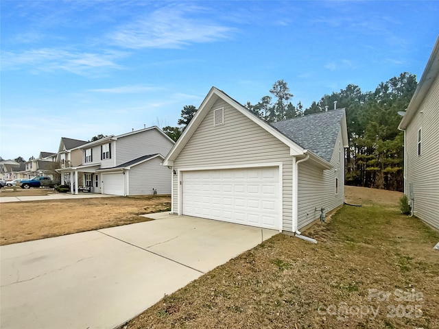 view of front of property with a front yard