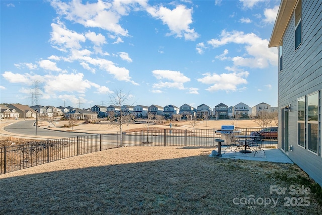 view of yard featuring a patio area