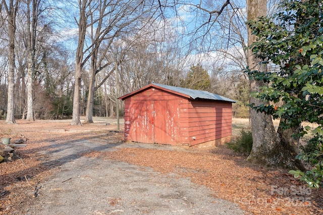 view of outbuilding