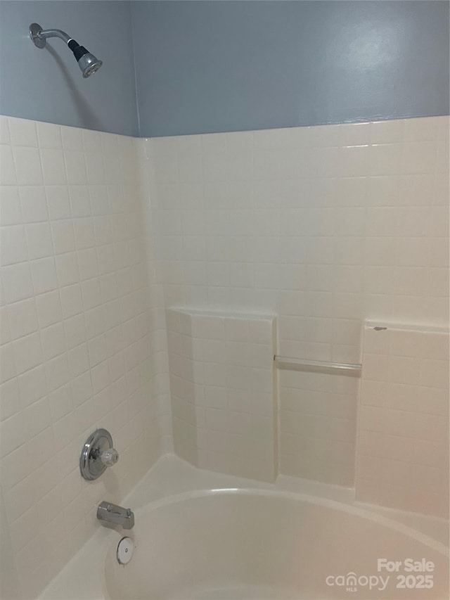 full bathroom featuring shower / bath combination