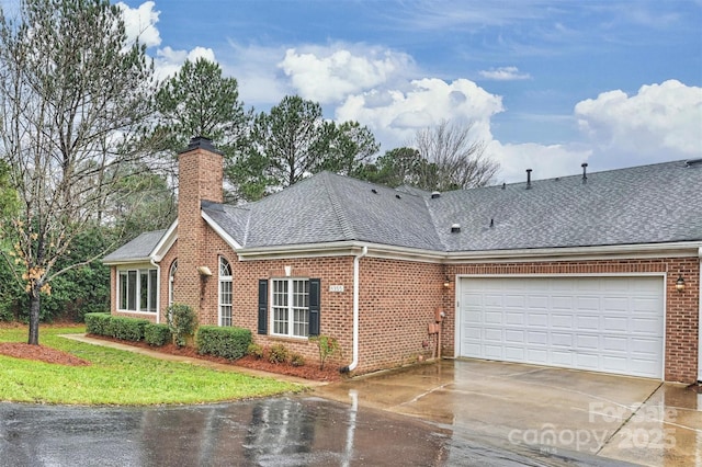 view of front facade with a garage