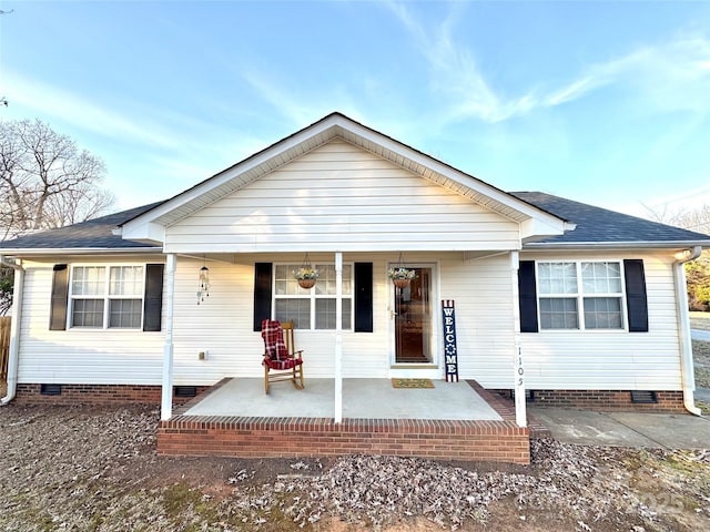 view of front of house with covered porch