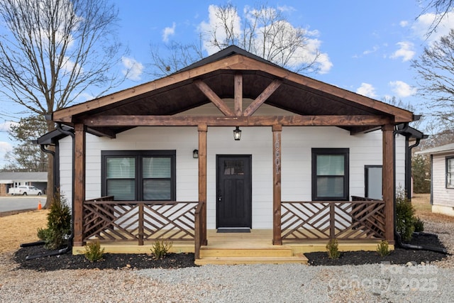 view of front facade with covered porch