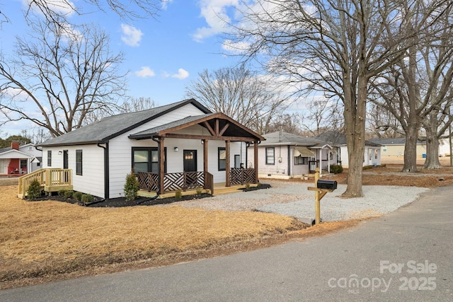 view of front of house with covered porch