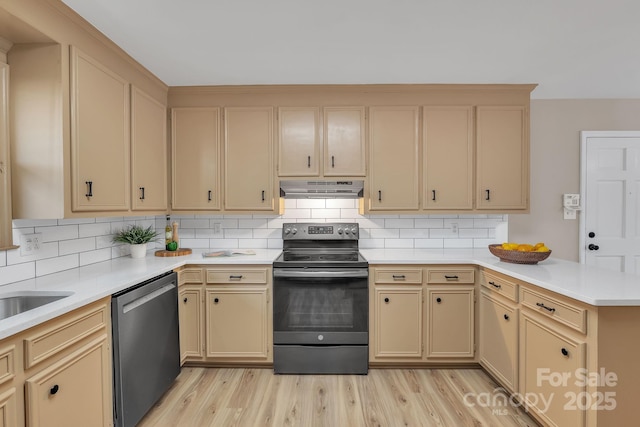 kitchen featuring stainless steel appliances, light hardwood / wood-style floors, kitchen peninsula, decorative backsplash, and exhaust hood