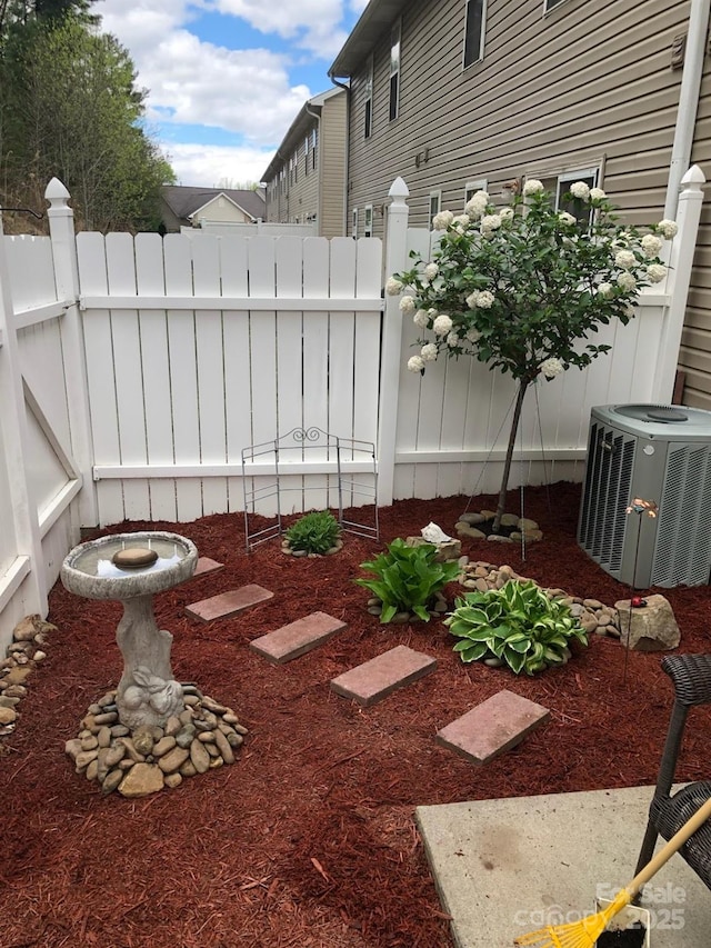 view of yard featuring cooling unit