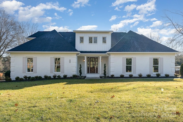 view of front of home featuring a front lawn