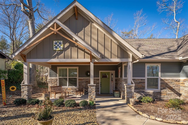 craftsman-style home featuring a porch