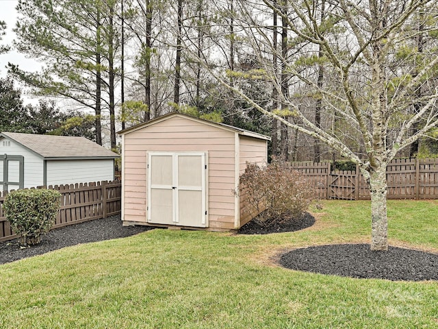 view of outdoor structure with a yard