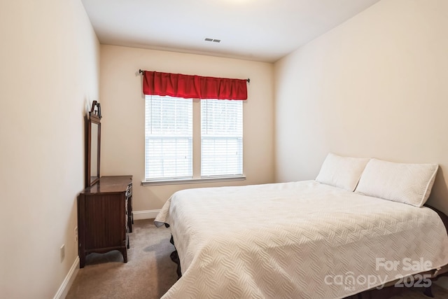 bedroom featuring carpet floors