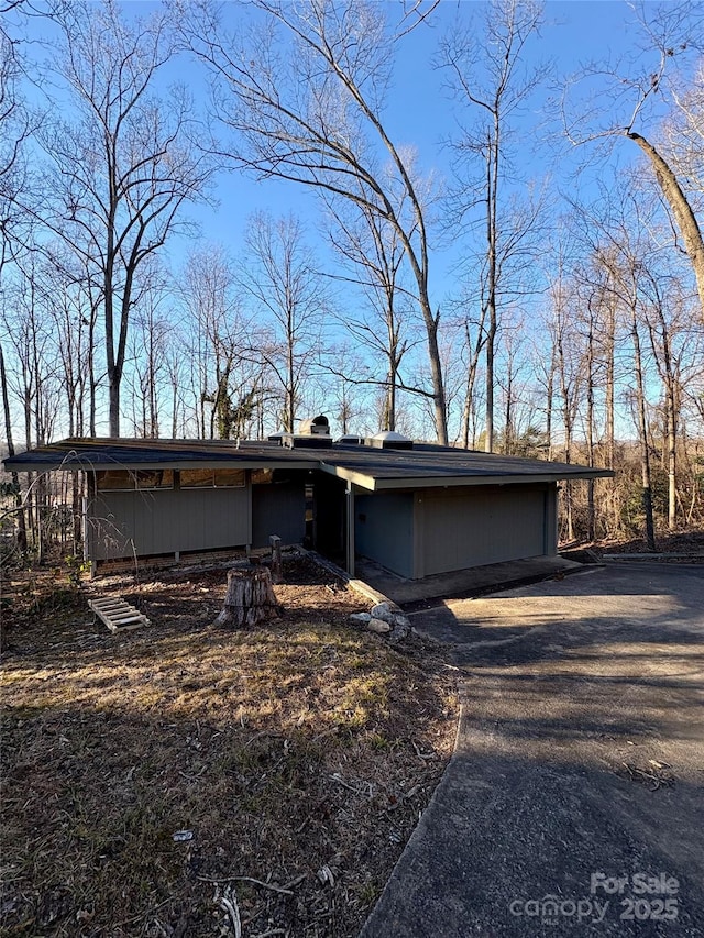 view of front of property