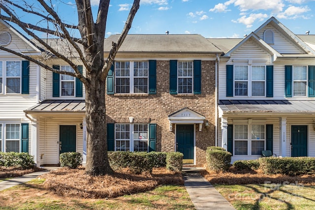 7117 Flying Scotsman Dr, Charlotte NC, 28213, 2 bedrooms, 2.5 baths townhouse for sale