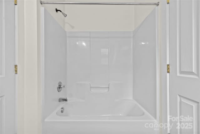 bathroom featuring shower / bathing tub combination