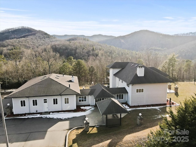 bird's eye view featuring a mountain view