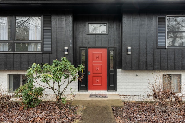 view of doorway to property