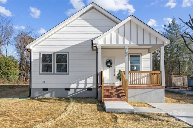 view of front of house featuring covered porch