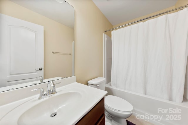 1605 Appledale Ct Unit 116, Fort Mill, SC 29715 - full bath featuring toilet, shower / bath combo with shower curtain, and vanity